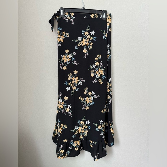 H&M Floral Wrap Skirt - Black and Yellow - Picture 6 of 6